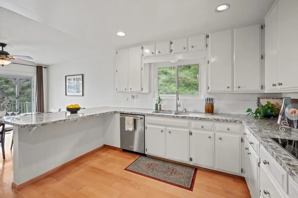 https://cdn.realtyfeed.com/cdn/127/306481965/1fa76bef44ce8371e68c7909dab888d1.webp