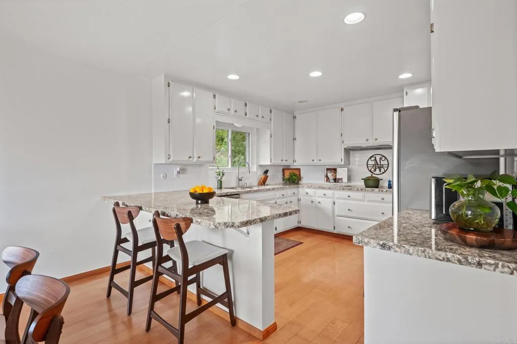https://cdn.realtyfeed.com/cdn/127/306481965/55a9bd3eceb4beaba5d3783d55d6aa83.webp