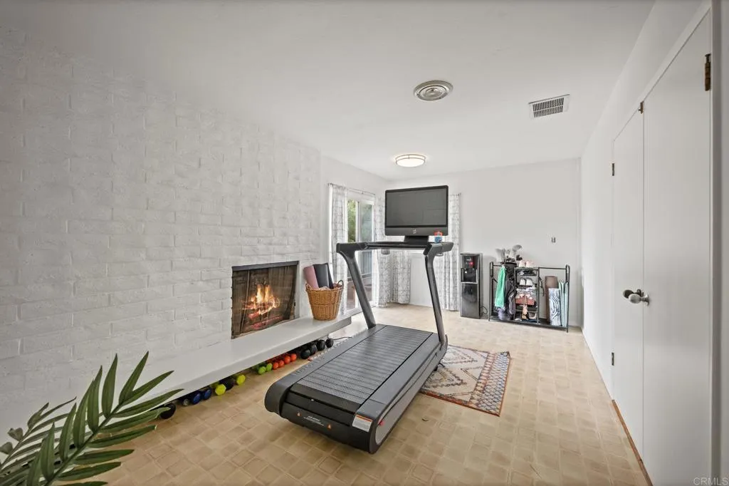 https://cdn.realtyfeed.com/cdn/127/306481965/f3f699a9173af04699a8d3d853aa502c.webp
