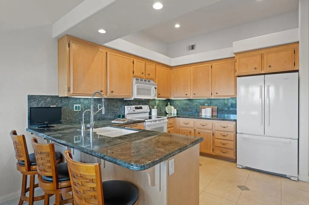 https://cdn.realtyfeed.com/cdn/127/306481976/2be8016cdeb49696c426464186de1820.webp