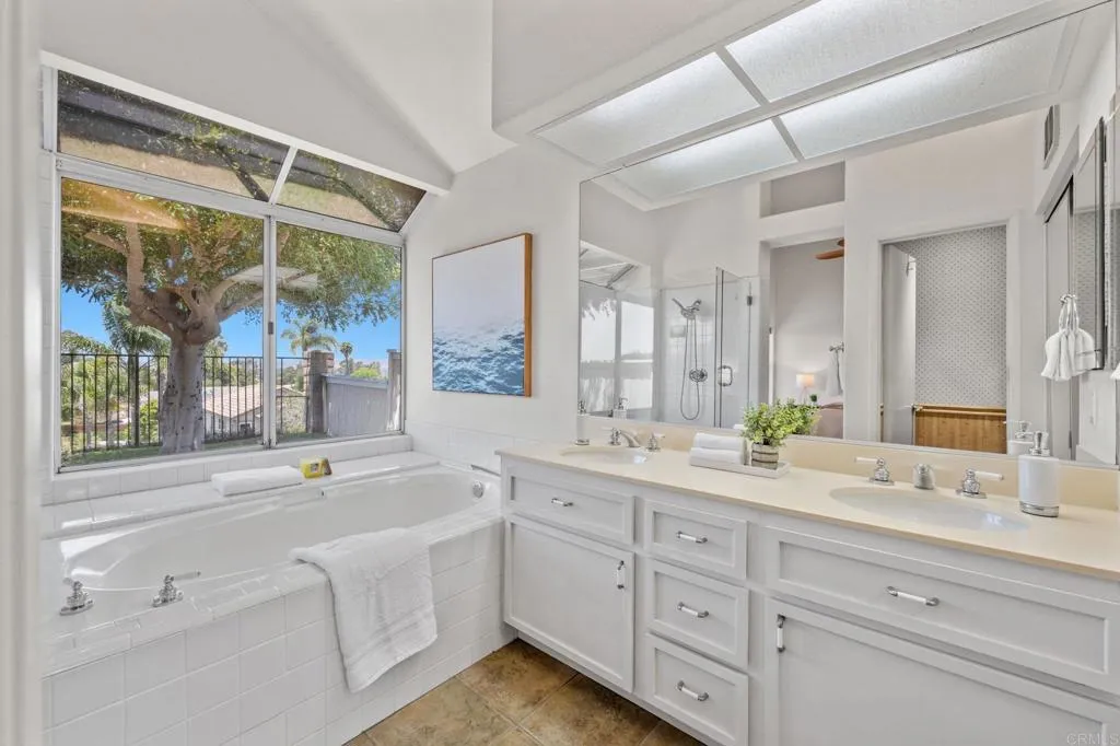 https://cdn.realtyfeed.com/cdn/127/306481976/356badd36e52f274dfafea860c54bc03.webp