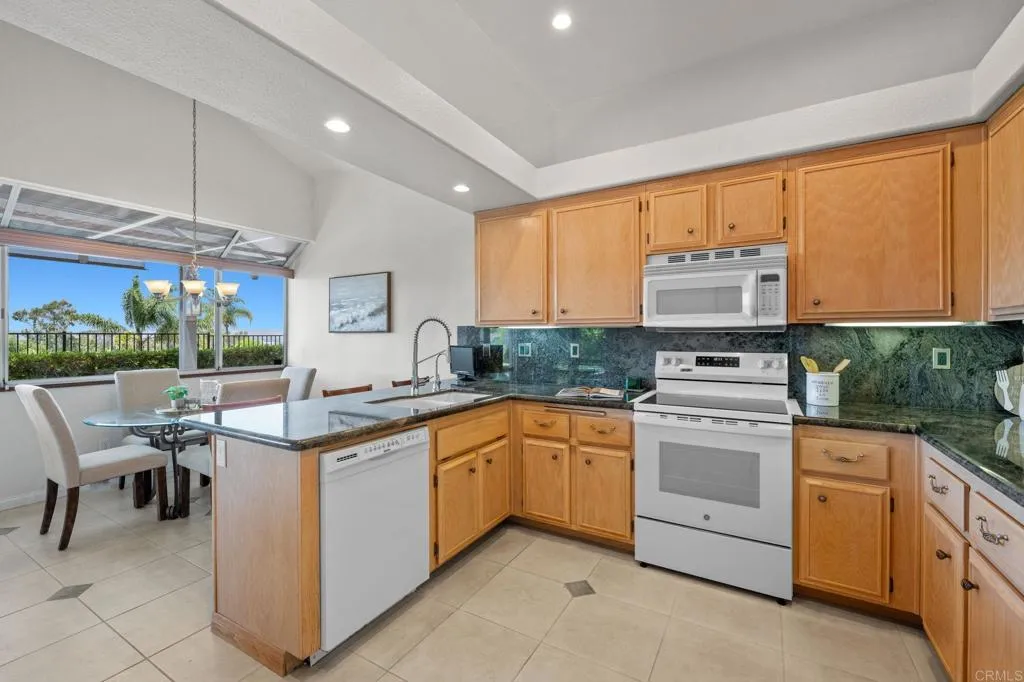 https://cdn.realtyfeed.com/cdn/127/306481976/fb20ef85fe0623e9b5938a3be317cefa.webp