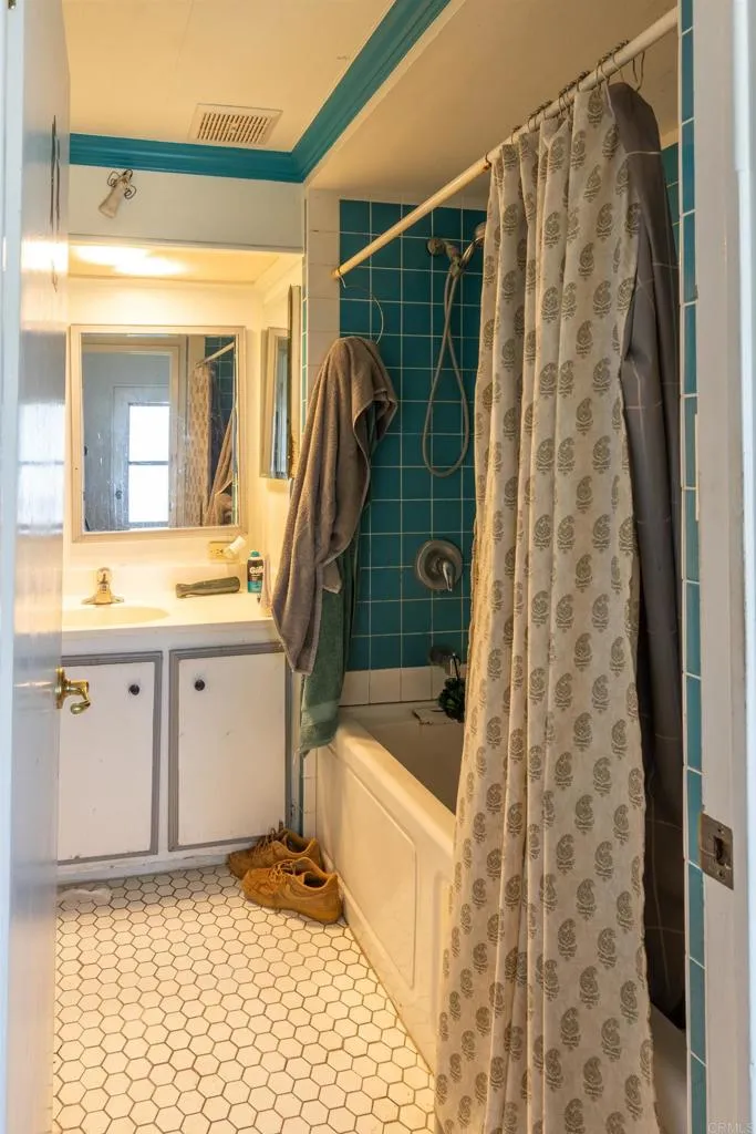 https://cdn.realtyfeed.com/cdn/127/306482035/dadb7c876577277e4faac908c6c73fb7.webp