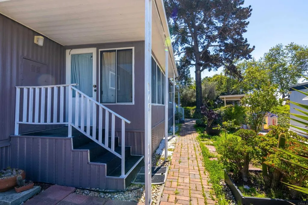 https://cdn.realtyfeed.com/cdn/127/306482035/f83008dea426e9d98b70a4e1f892b498.webp