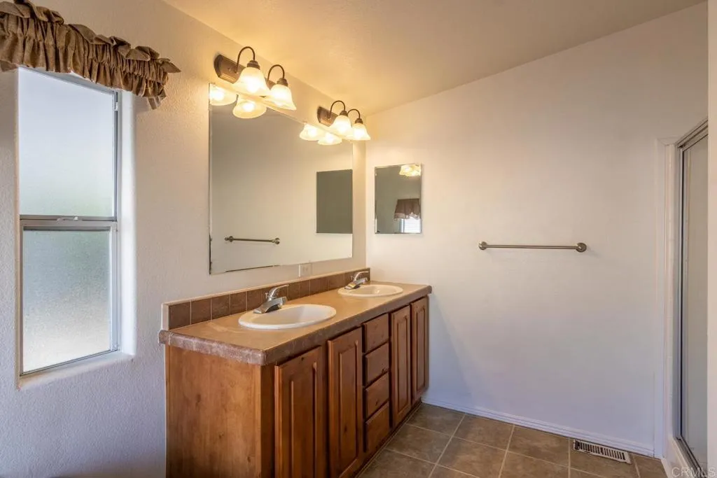 https://cdn.realtyfeed.com/cdn/127/306482036/3cd105d725e72f19db979bc349ad3954.webp