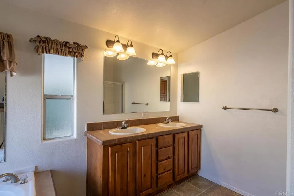 https://cdn.realtyfeed.com/cdn/127/306482036/6f0a15a9cf0ac5ab58eacbf63d63a221.webp