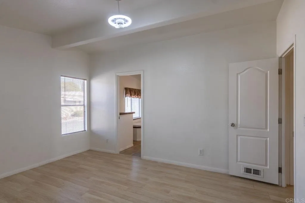https://cdn.realtyfeed.com/cdn/127/306482036/98360143de156f5eb4d4513ec17d435a.webp