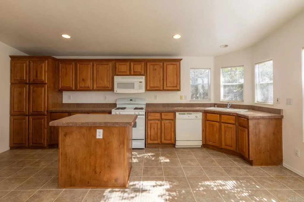 https://cdn.realtyfeed.com/cdn/127/306482036/b033407c1b1f60b5cb64cad238c7d4fd.webp