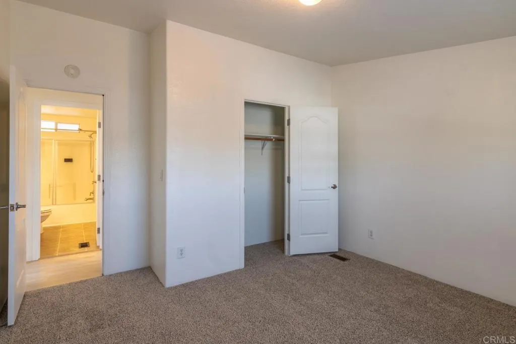 https://cdn.realtyfeed.com/cdn/127/306482036/d976a846c9b545818e81ccb2f6fc8ddc.webp