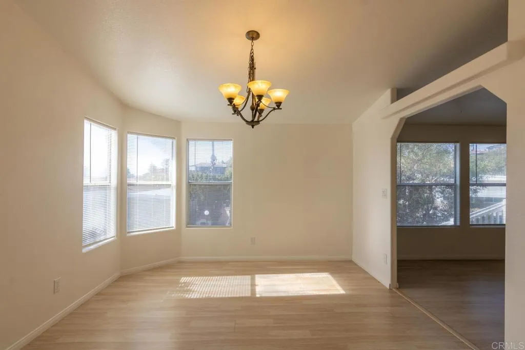 https://cdn.realtyfeed.com/cdn/127/306482036/ec8070374f949ecba2d871b8c33ed572.webp