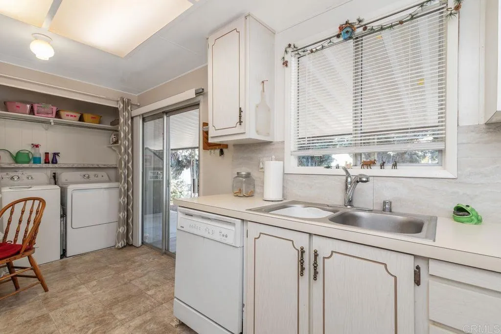 https://cdn.realtyfeed.com/cdn/127/306482337/db93aa7efea816256c1df291e9468496.webp