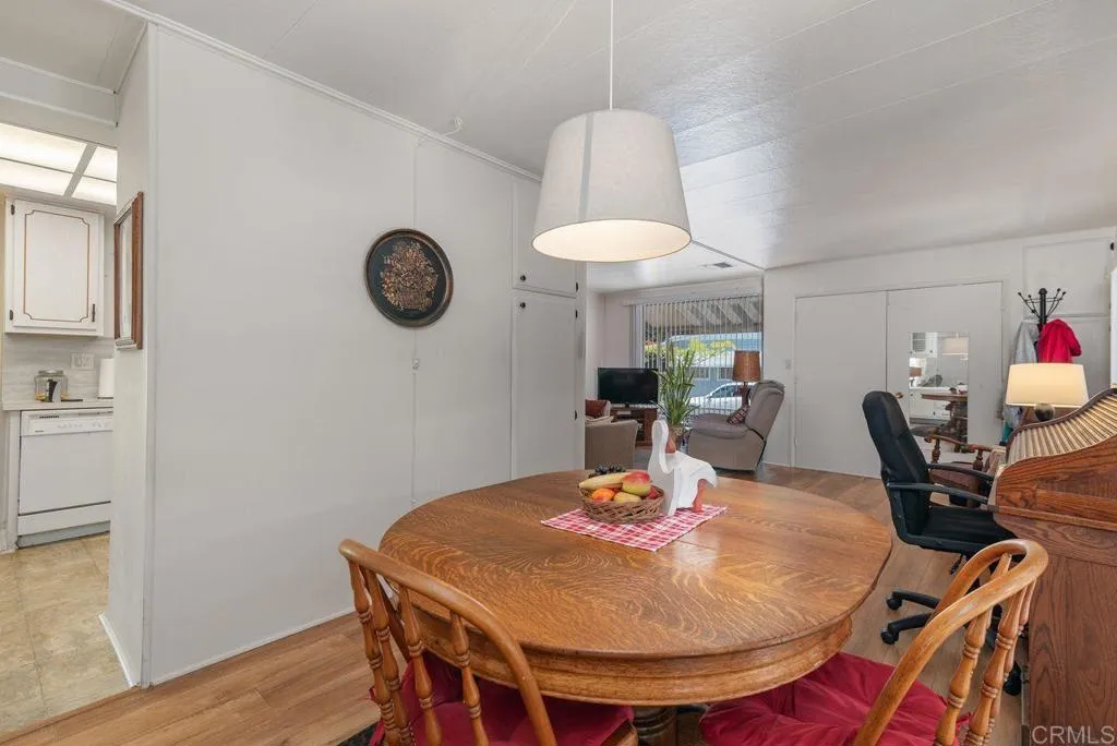 https://cdn.realtyfeed.com/cdn/127/306482337/dbb37c404d5e6daca68a5a3f34f533b8.webp