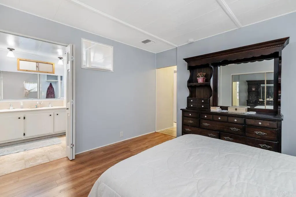 https://cdn.realtyfeed.com/cdn/127/306482337/dc034e12f9cfc154f225bab87cef64b8.webp