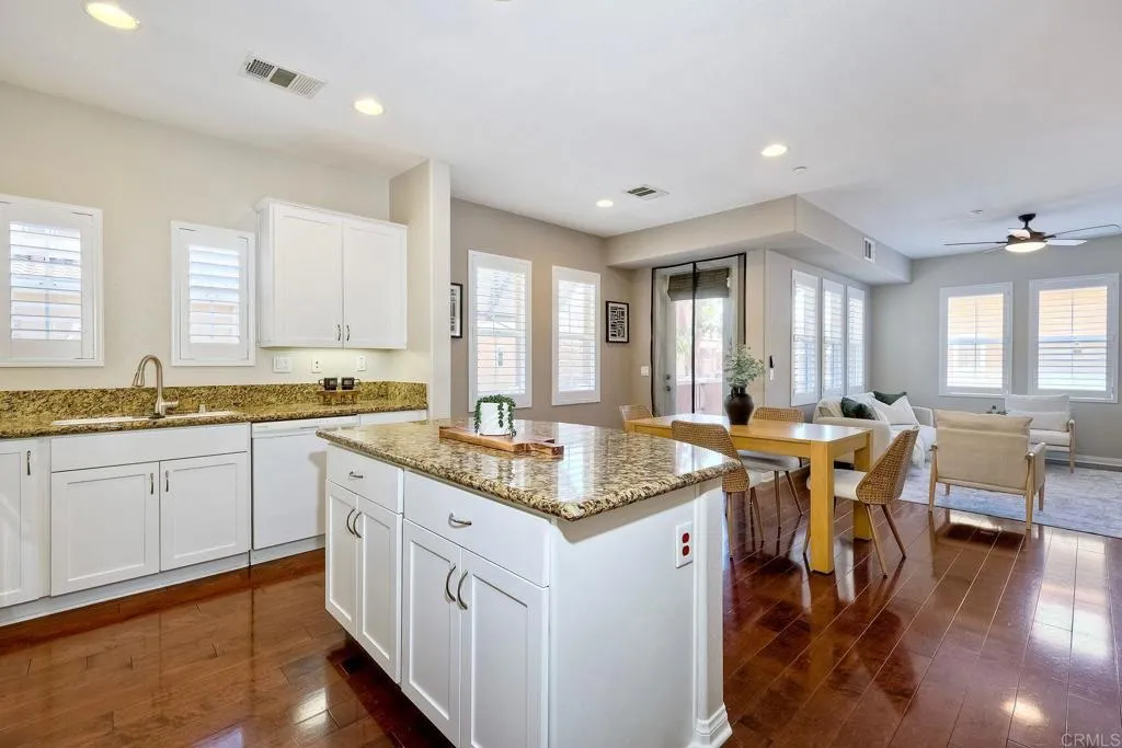 https://cdn.realtyfeed.com/cdn/127/306482594/021948b4a7157a19c2116228439c5cd1.webp