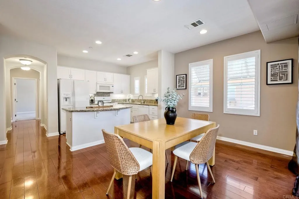 https://cdn.realtyfeed.com/cdn/127/306482594/1b8f787c5dc6b238150e5ff4d7d48db5.webp