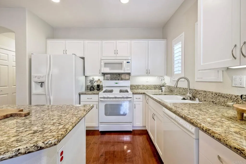 https://cdn.realtyfeed.com/cdn/127/306482594/413131a2943a081b9c18dd26e8a097b0.webp