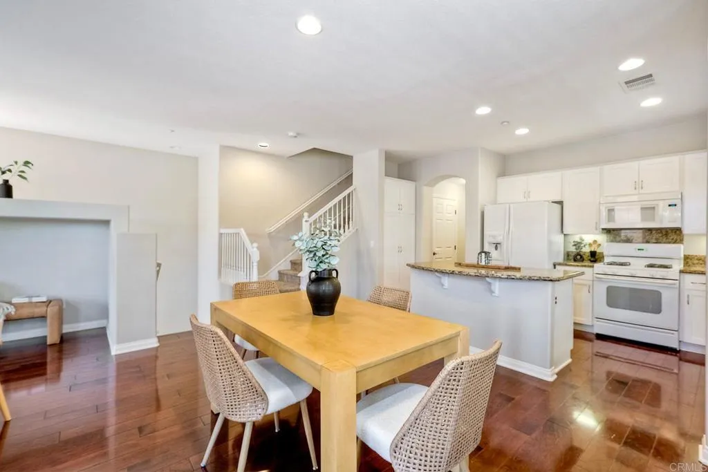 https://cdn.realtyfeed.com/cdn/127/306482594/eb1148ca85e6927e6bf3f13a41746f8f.webp