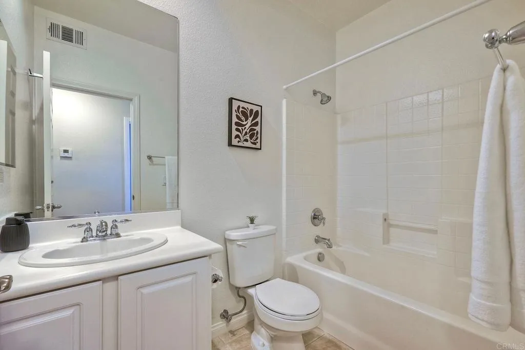 https://cdn.realtyfeed.com/cdn/127/306482594/ece8d30ab9610aa261407d5ed9cf445d.webp