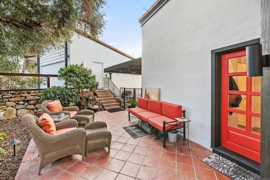 https://cdn.realtyfeed.com/cdn/127/306482745/7ce4ae4b5f054c16bccddf904e0d9661.webp