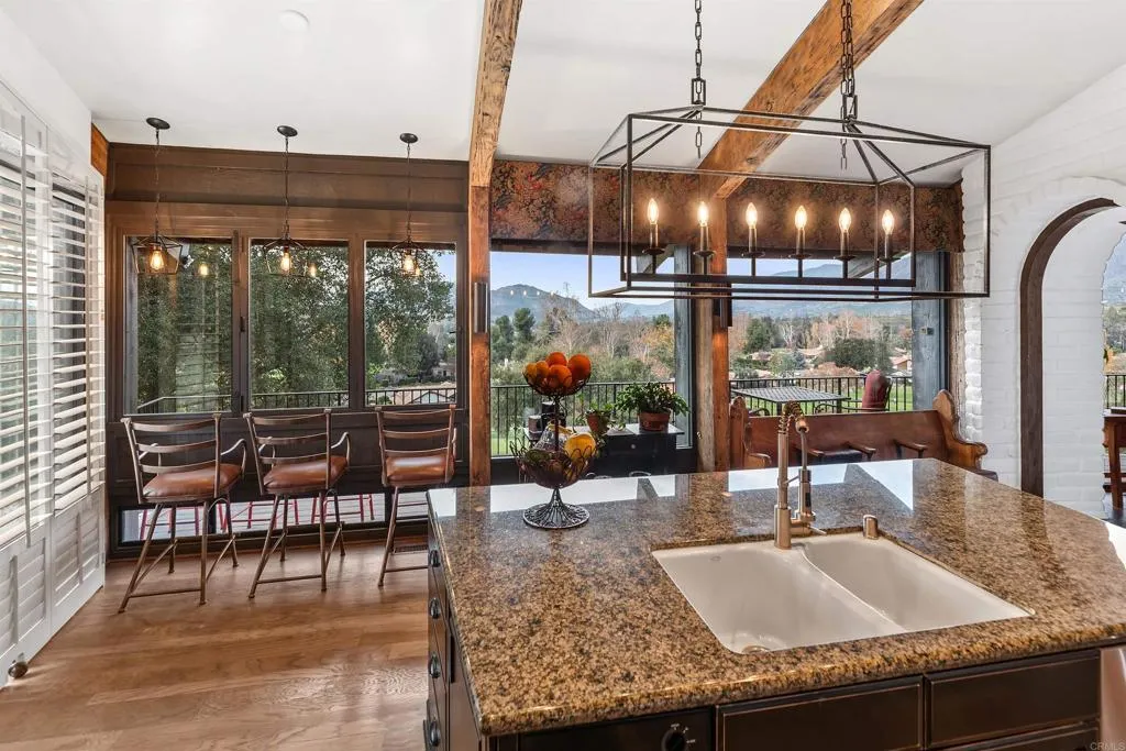 https://cdn.realtyfeed.com/cdn/127/306482745/cfab3112ae2863619c7a1fbf03297792.webp