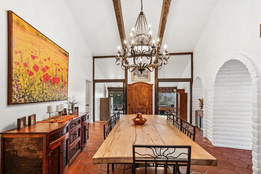 https://cdn.realtyfeed.com/cdn/127/306482745/eac94fa96304c52c5ee9949509cd8d32.webp