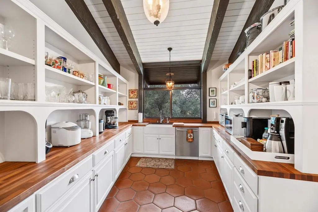 https://cdn.realtyfeed.com/cdn/127/306482745/fdd829566ad8bf029caa995e642d4b52.webp