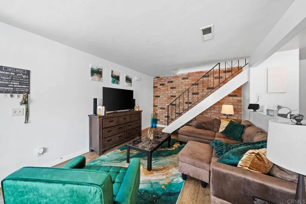 https://cdn.realtyfeed.com/cdn/127/306482876/beb4a0e95259f2c26da59d2cf82c1808.webp
