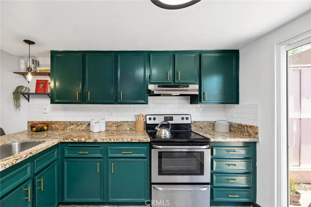 https://cdn.realtyfeed.com/cdn/127/306482992/966bc10ab1a5bc16d1ee47d37419ed09.webp