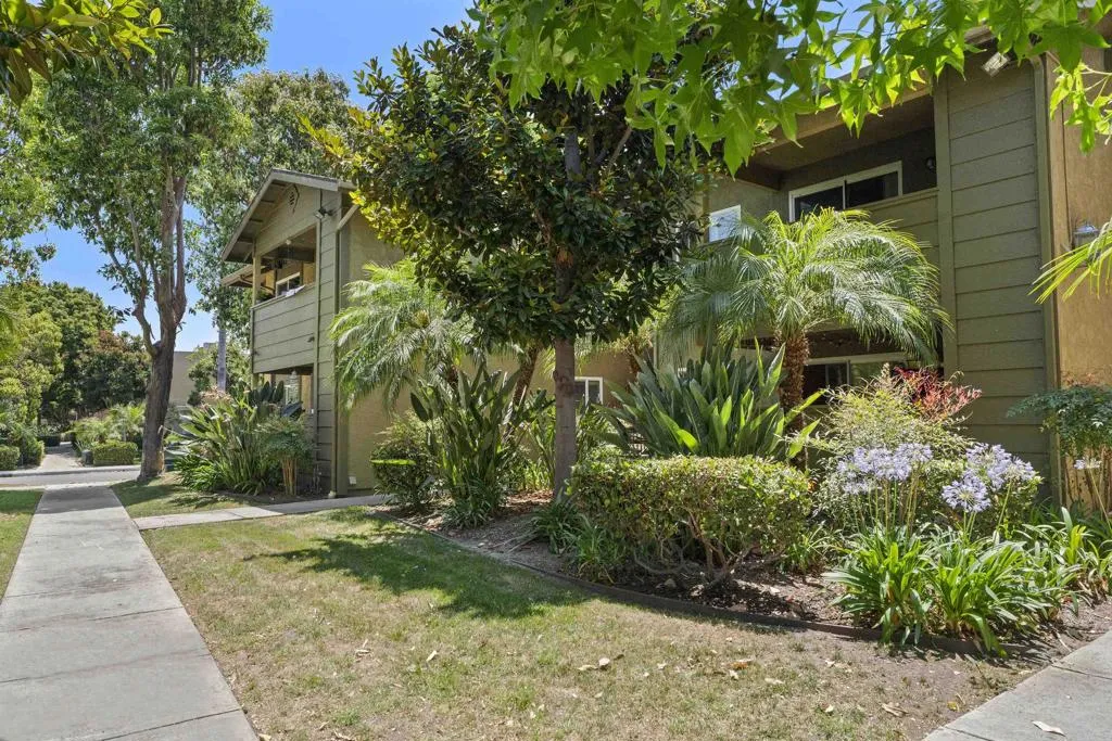 https://cdn.realtyfeed.com/cdn/127/306483042/787c58d62d8fa93579a906019658d5d1.webp