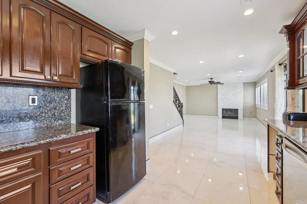 https://cdn.realtyfeed.com/cdn/127/306483060/a4ee62ee75874d15a2f1b017d68138a4.webp