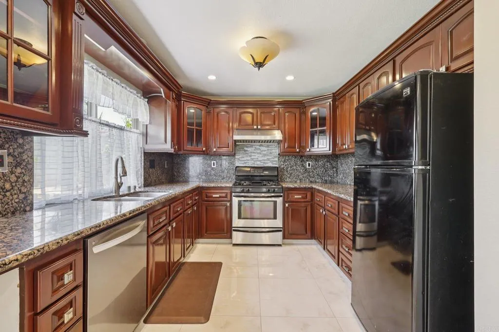 https://cdn.realtyfeed.com/cdn/127/306483060/a9b49a94b4e0f68aa0ffa6e5186cd241.webp