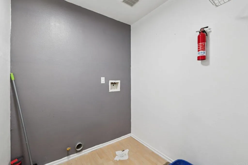 https://cdn.realtyfeed.com/cdn/127/306483060/c3c7ddb70a625bc245d6dd303279a6d4.webp