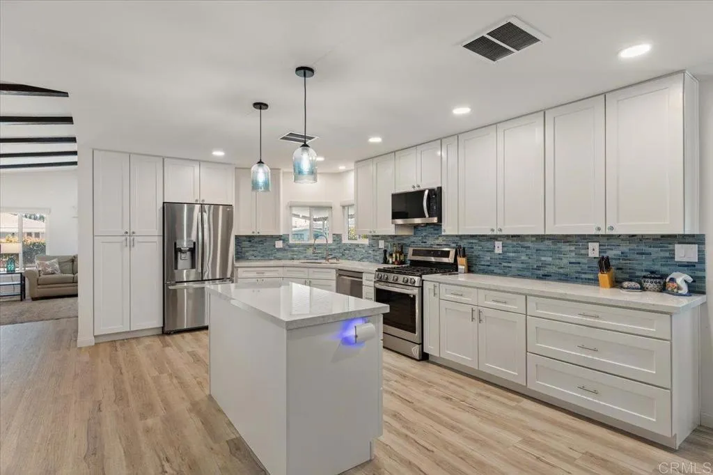 https://cdn.realtyfeed.com/cdn/127/306483083/0854c086e17d1f41fb6b3ad69efd98c3.webp