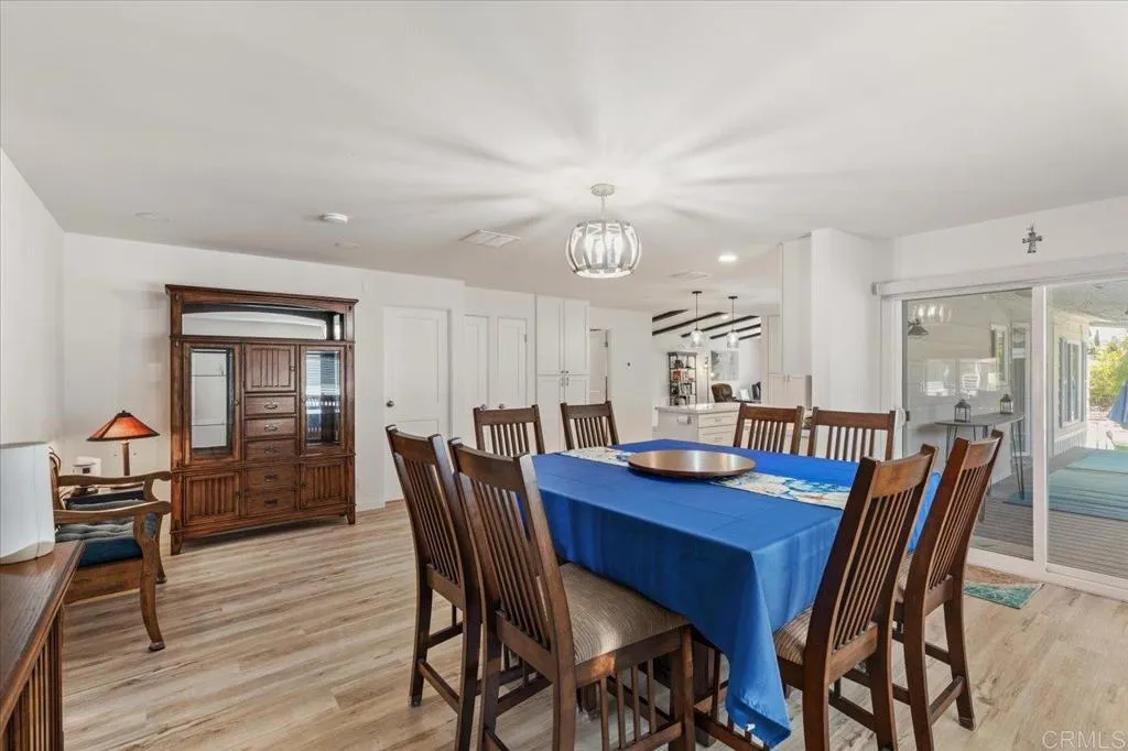 https://cdn.realtyfeed.com/cdn/127/306483083/8b921bead069649b7102ae0c9b3fea1f.webp