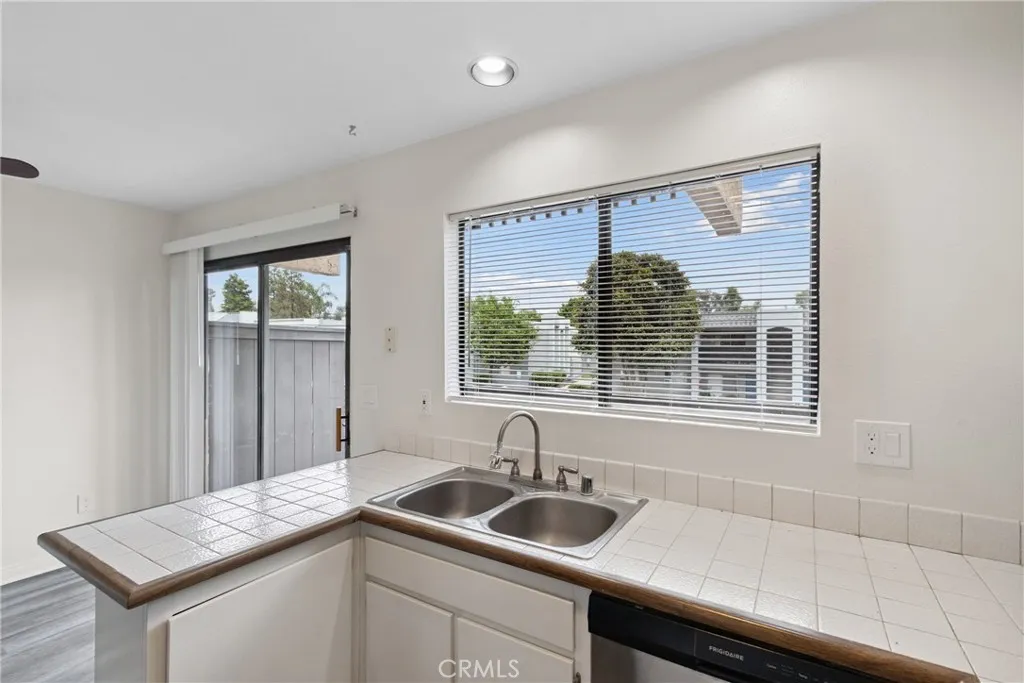 Photo #13: SW25148486 Listing: Photo #13