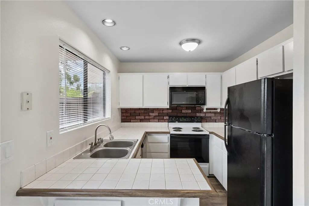 Photo #11: SW25148486 Listing: Photo #11