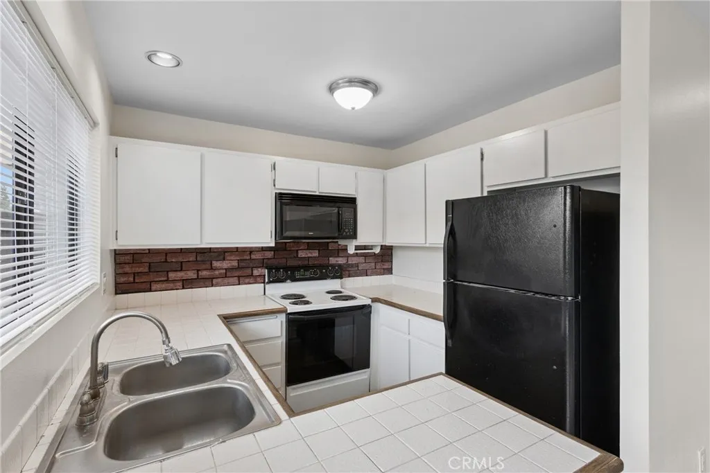 Photo #12: SW25148486 Listing: Photo #12