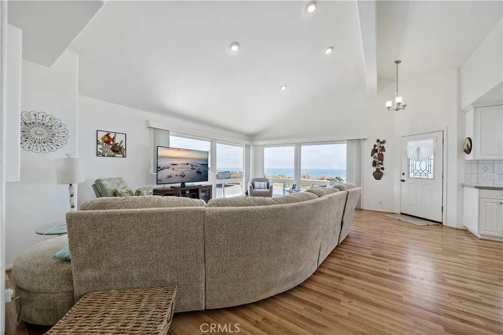 https://cdn.realtyfeed.com/cdn/127/306483150/102d692f726300ff3bd55391e27df481.webp