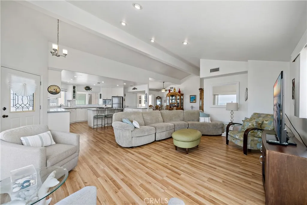 https://cdn.realtyfeed.com/cdn/127/306483150/9b73e6e57e9d694732baa03944717a0d.webp
