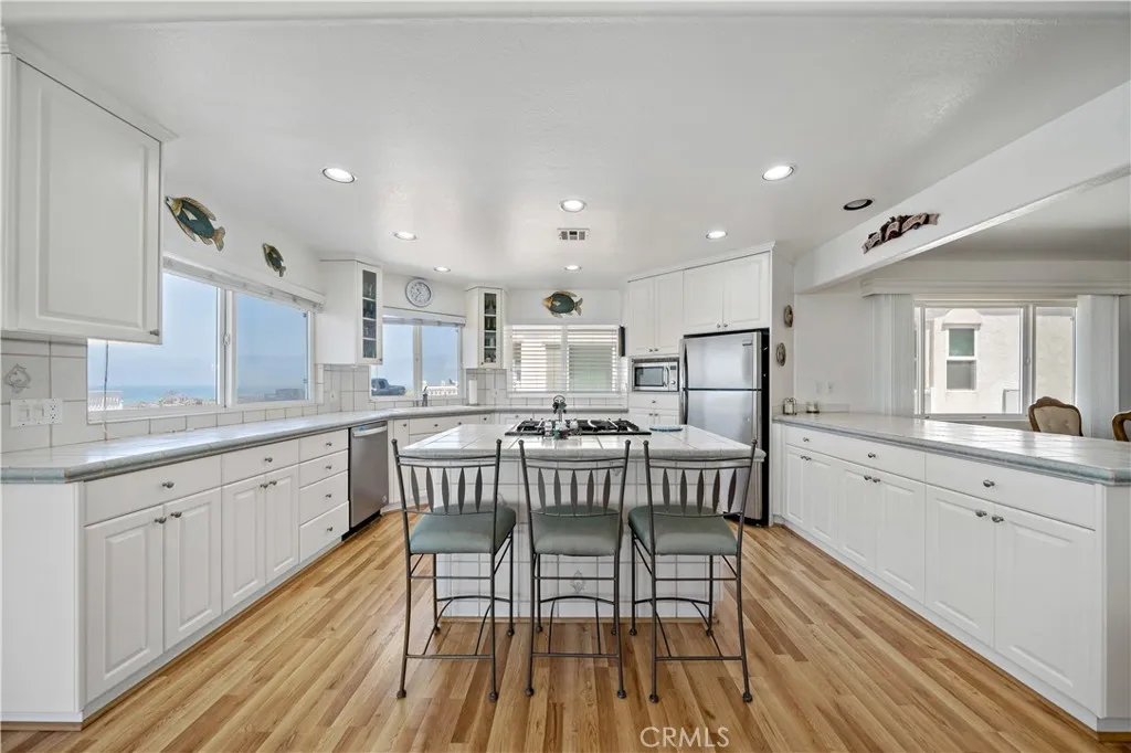 https://cdn.realtyfeed.com/cdn/127/306483150/d6728685c30ab1746f0e9bb8faa12741.webp