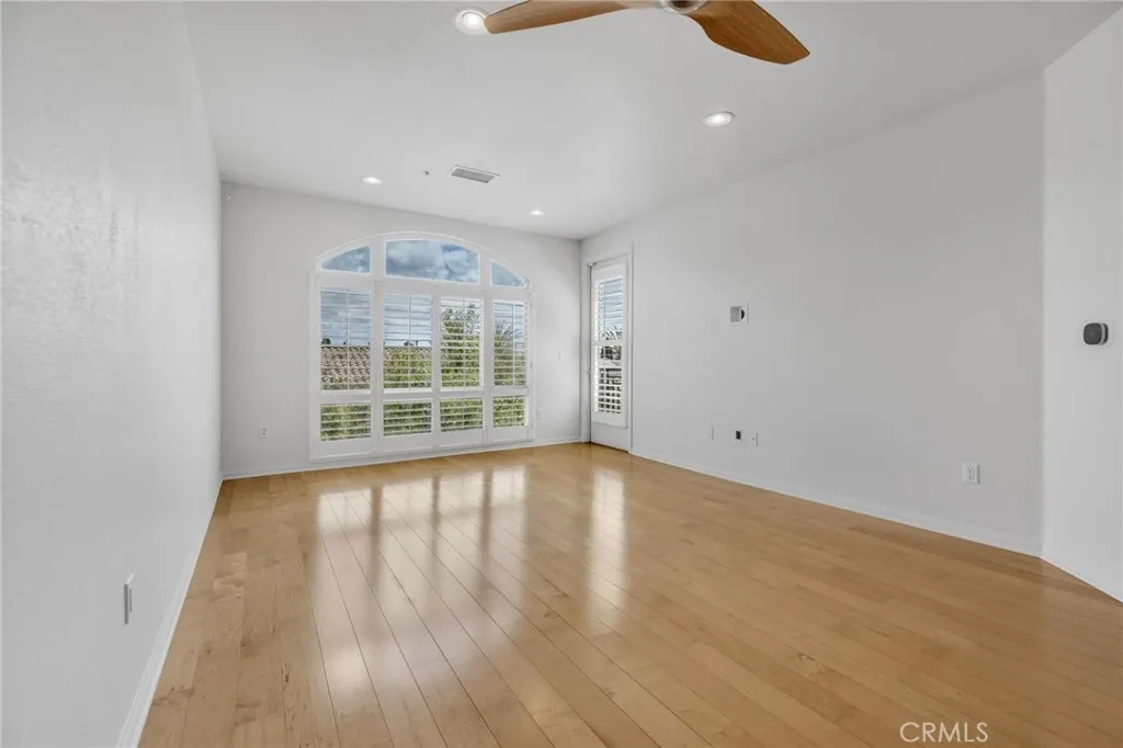 https://cdn.realtyfeed.com/cdn/127/306483163/71ee7c188454de2dd86704d0d5ec6650.webp