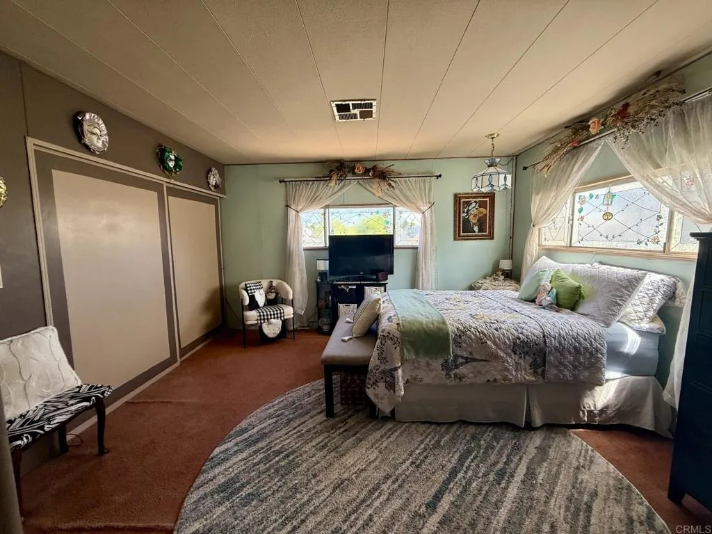 https://cdn.realtyfeed.com/cdn/127/306483272/4b06346c565efb6723e2f1acaad5c5c4.webp