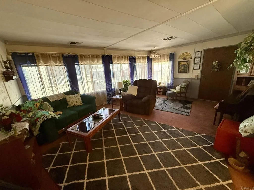 https://cdn.realtyfeed.com/cdn/127/306483272/9972b2aa4bb2158704cea0aa07c05fe6.webp
