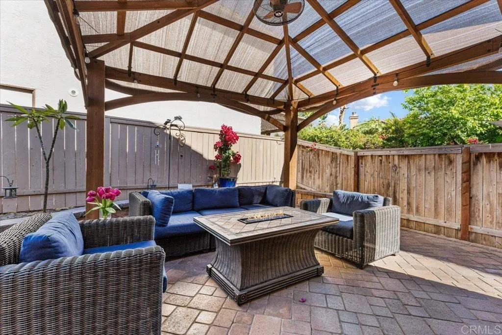 https://cdn.realtyfeed.com/cdn/127/306483333/1716c26be79aa6f24bff32ac4f7847ed.webp