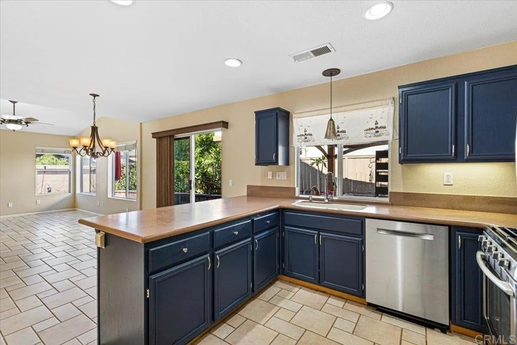 https://cdn.realtyfeed.com/cdn/127/306483333/5a74a4d0ef7e300d9d801bc7ab2e2d93.webp