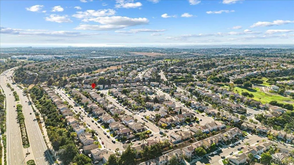 https://cdn.realtyfeed.com/cdn/127/306483333/df37cd1a9431f137bb5bd922d1d8110d.webp