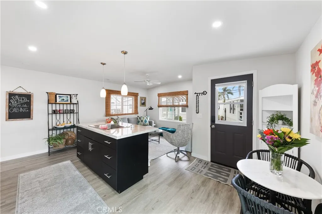 https://cdn.realtyfeed.com/cdn/127/306483559/1e44a6273056be8f9dcc46c8bbca2777.webp