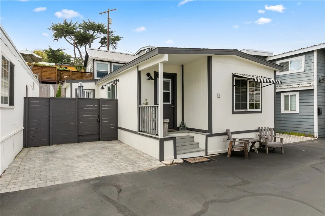 https://cdn.realtyfeed.com/cdn/127/306483559/5cb9f7d695036af17d85adb6664aada9.webp