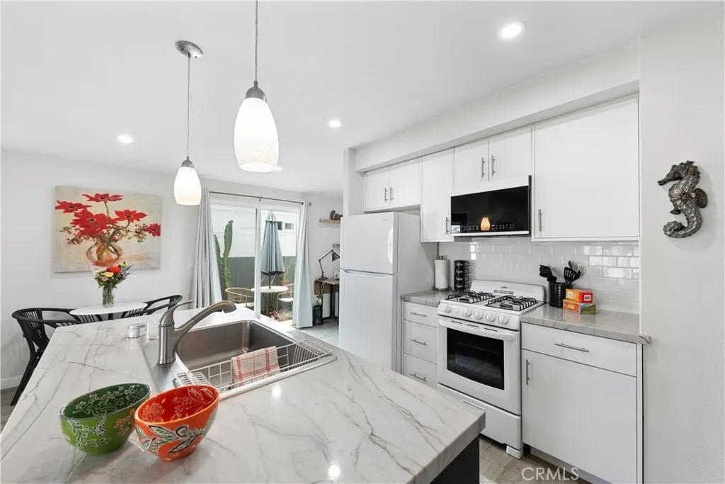 https://cdn.realtyfeed.com/cdn/127/306483559/74a1e4504845a730a89f30a679584460.webp