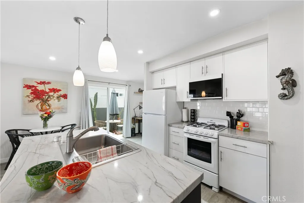 https://cdn.realtyfeed.com/cdn/127/306483559/8bcc7e711a47c17a9308f53399919b41.webp
